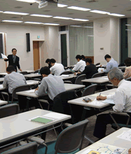 安藤榮理事長による親切丁寧な講義